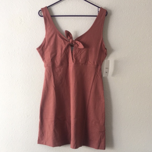 RVCA Dresses & Skirts - Short summer dress, tie front detail